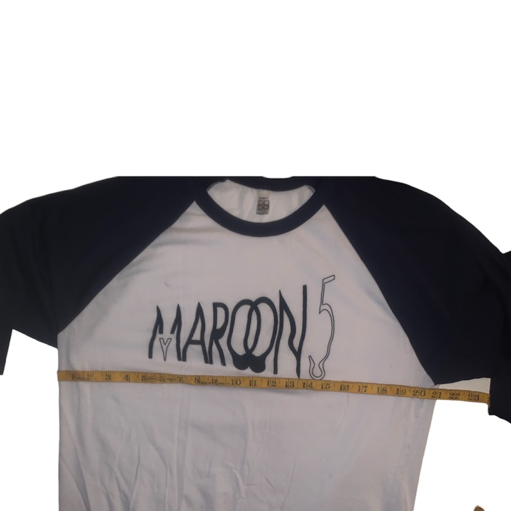 Maroon 5 graphic T-shirt.  Preowned - Picture 2 of 4